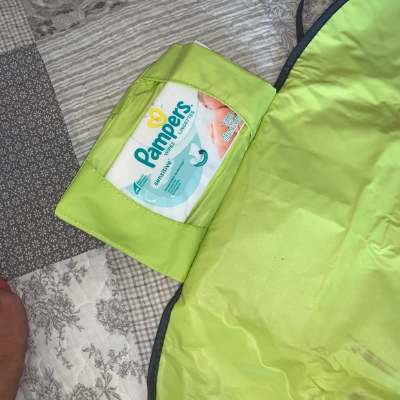 JJ Cole Baby Bundle Changing Pad & Bottle Cooler - Picture 9 of 9